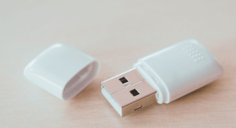 Une clé USB vierge